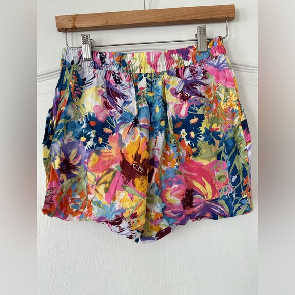 H&M - Watercolor Abstract Floral Soft Shorts - Size 4 - Picture 2 of 3